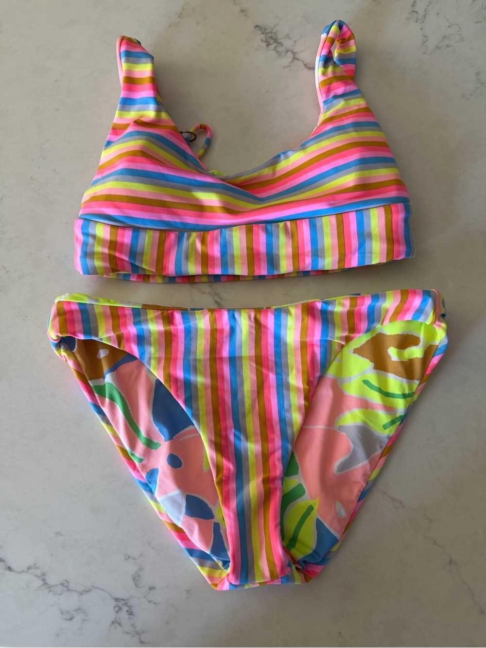 EUC Maaji Multicolor reversible bikini size XS/S